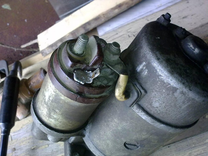 Втягивающее стартера 2107