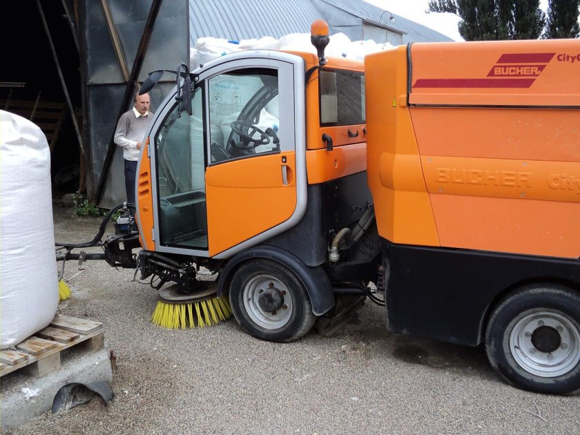 Подметально вакуумная CITYCAT 2020 Bucher