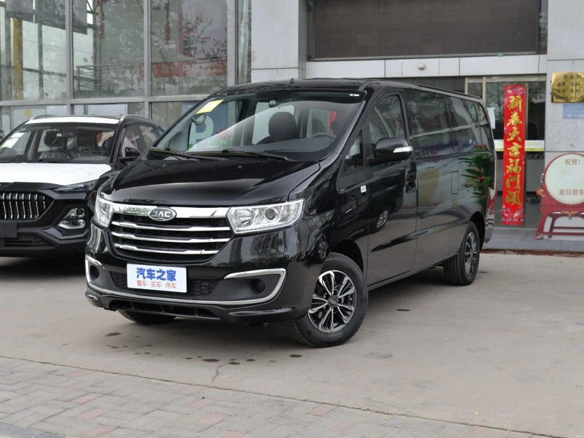 Минивэн JAC Refine m4