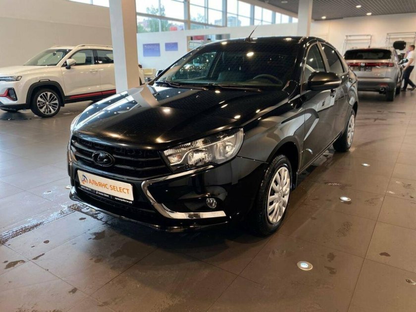 Черная лада веста