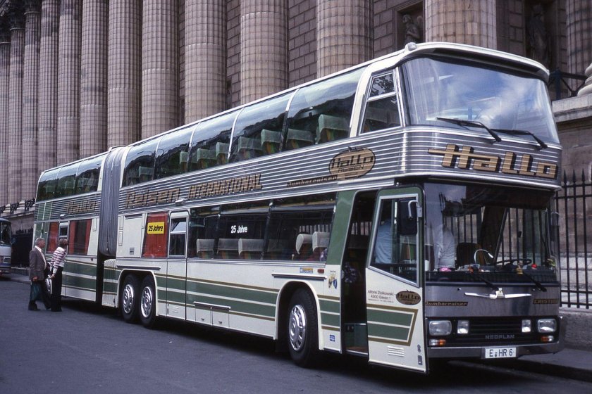Автобус Neoplan Jumbocruiser