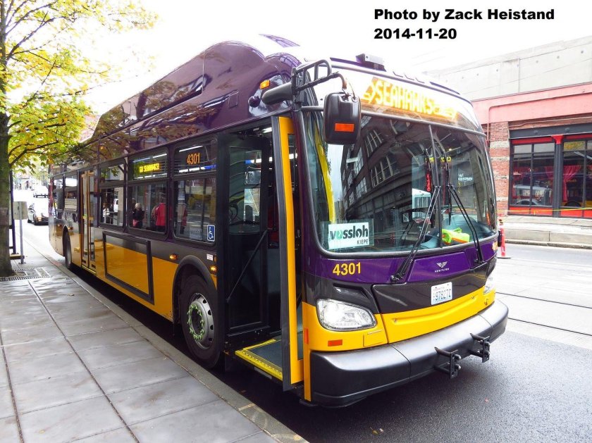 Троллейбус New Flyer xt60