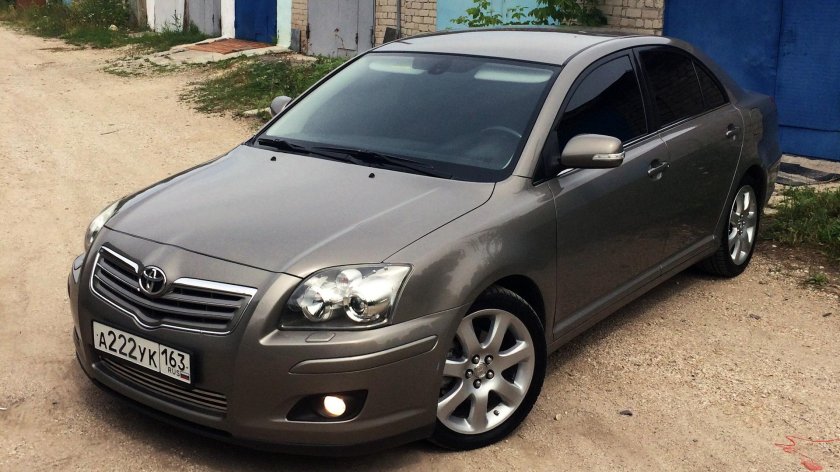 Тойота Авенсис 2.4