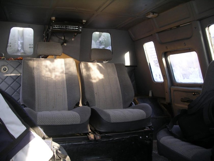 Вездеход ГАЗ-59037 (БТР-80) салон