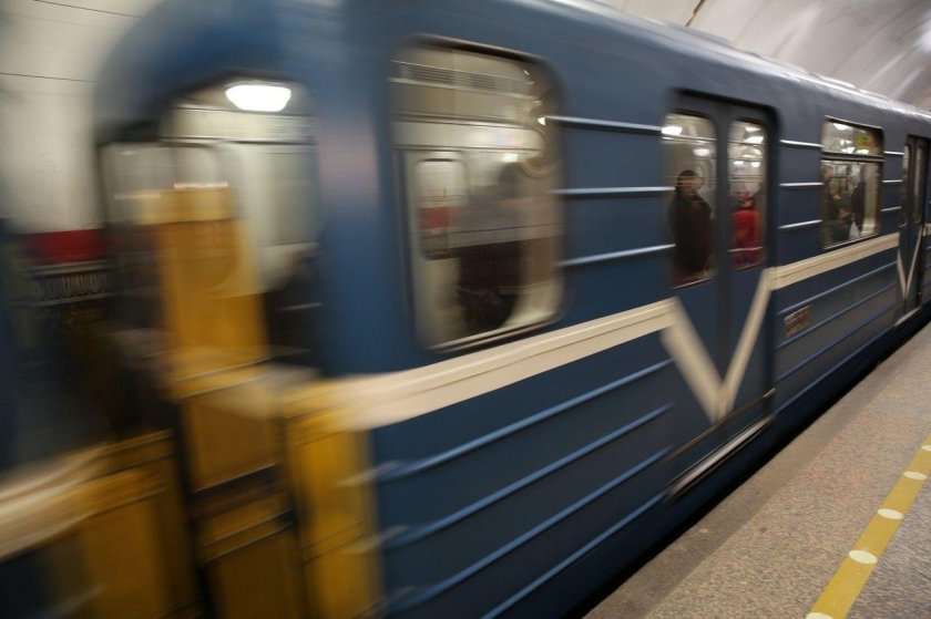 Станция метро Ленинский проспект СПБ