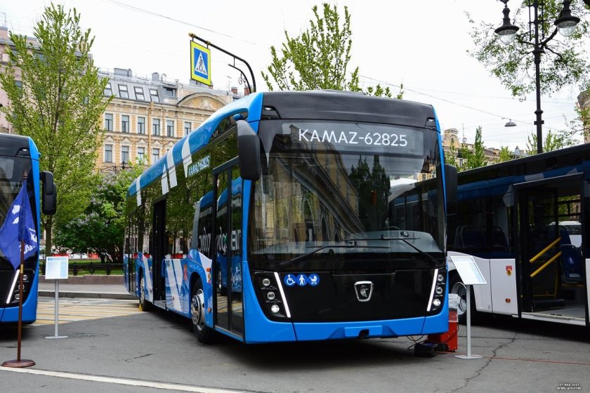 Электробус КАМАЗ-6282