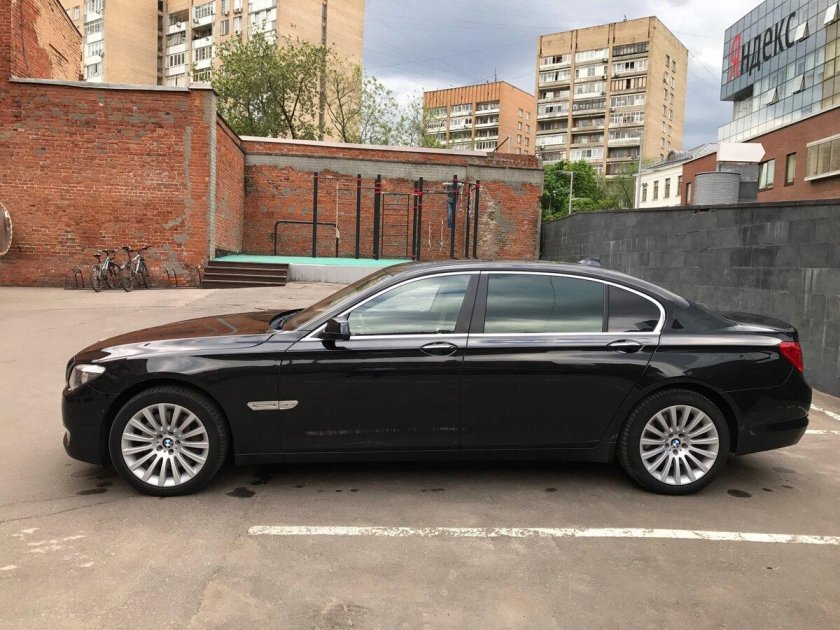 BMW 750li f02