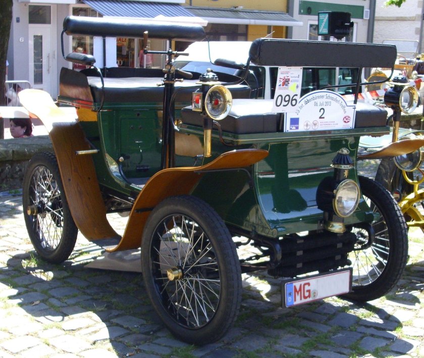 Паровой автомобиль де Дион бутон