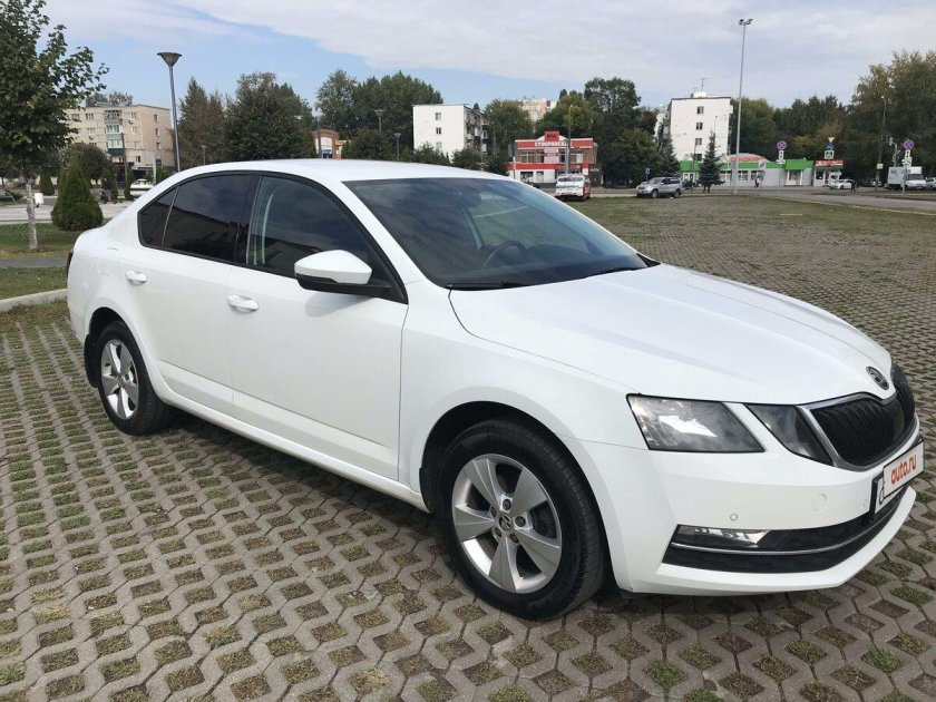Skoda Octavia 2017 — 2020 III Рестайлинг белый