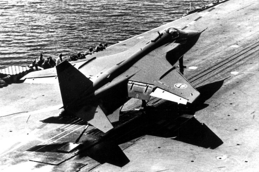 Опытный палубный истребитель-бомбардировщик Sepecat Jaguar m