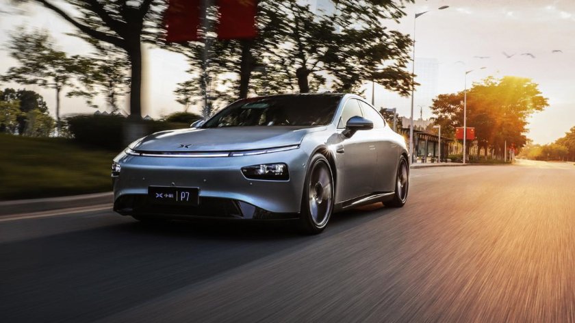 Машина Xpeng p7