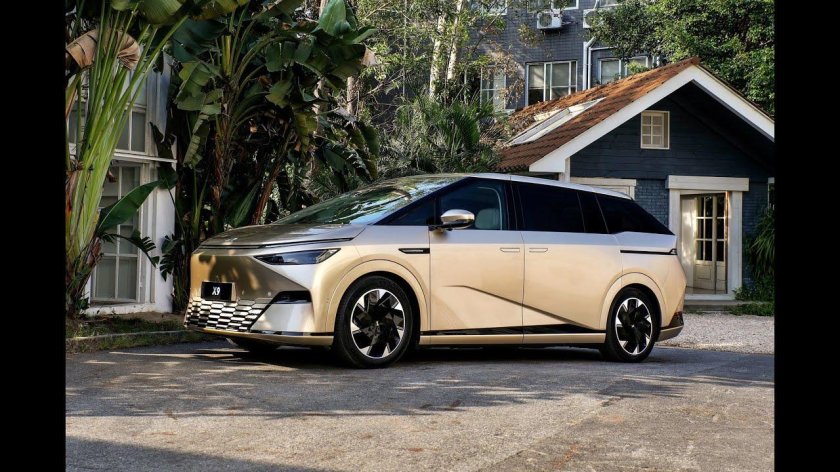 Китаец минивэн электро