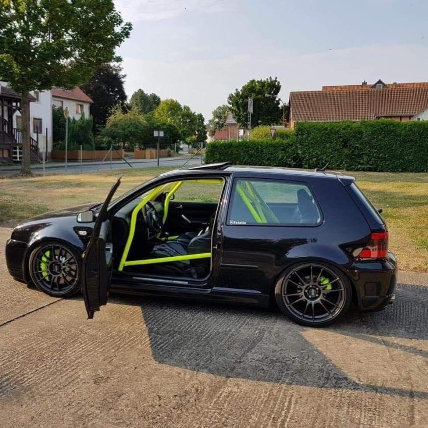 Volkswagen Golf GTI mk4 r32