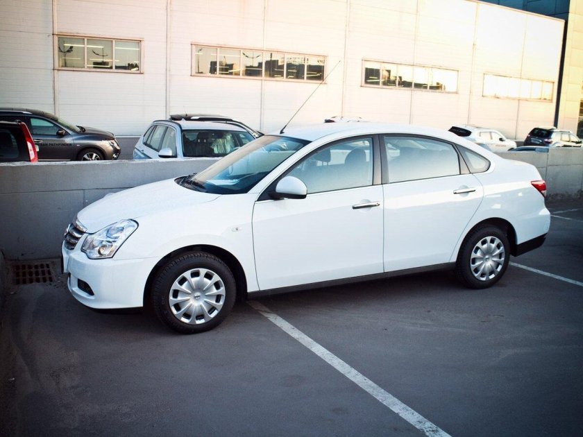 Ниссан Альмера 2016 белый