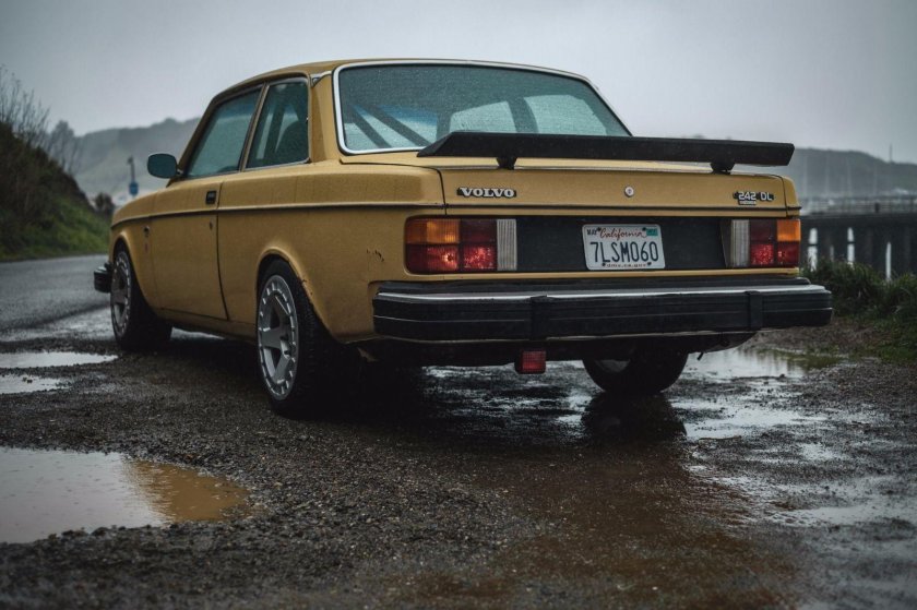 Volvo 242dl