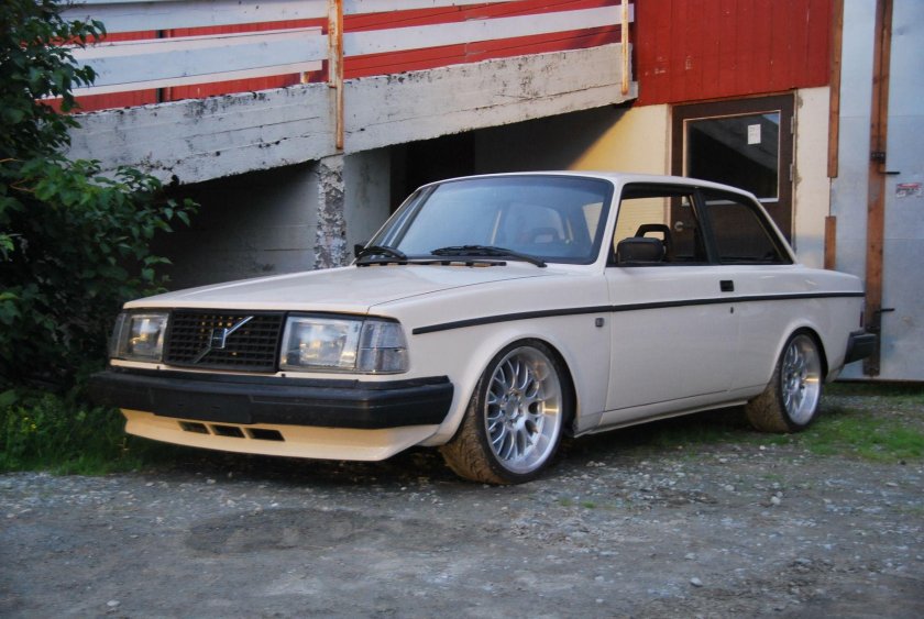 Volvo 240 купе