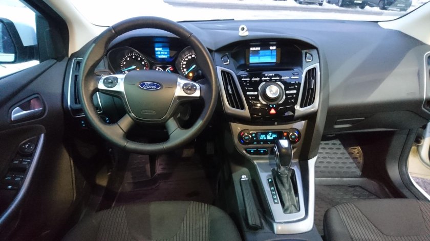 Ford Focus 3 седан салон