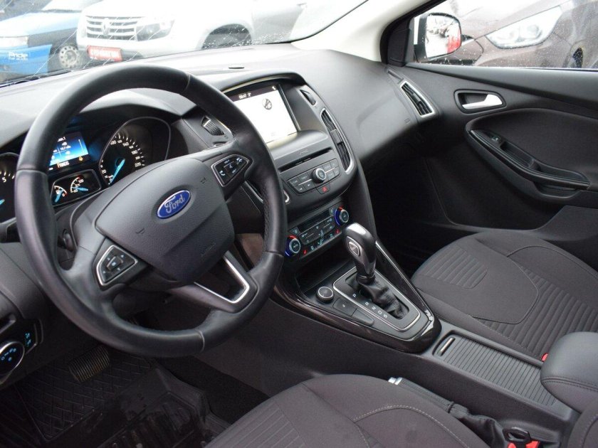 Ford Focus 3 седан салон