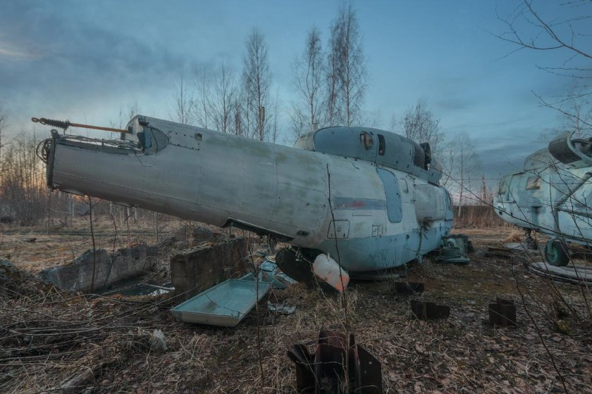 Полуразобранный самолет