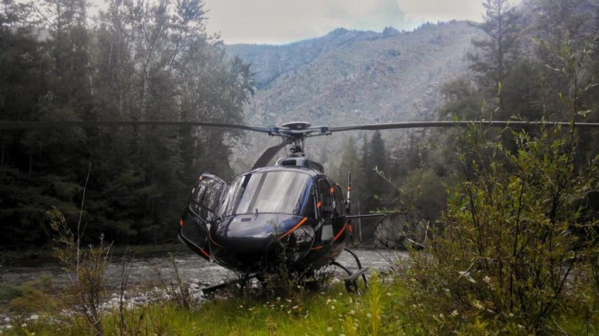 Вертолет ми 8 в тайге