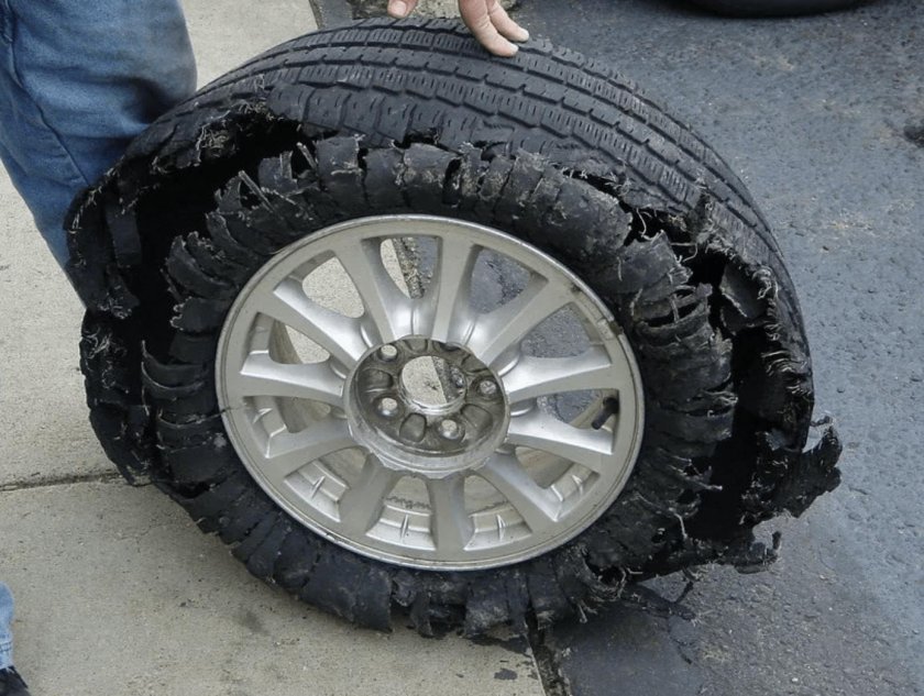 Порванная шина