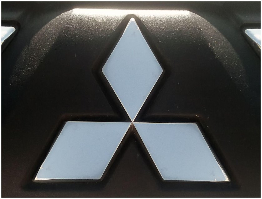 Три Ромбика марка Митсубиси