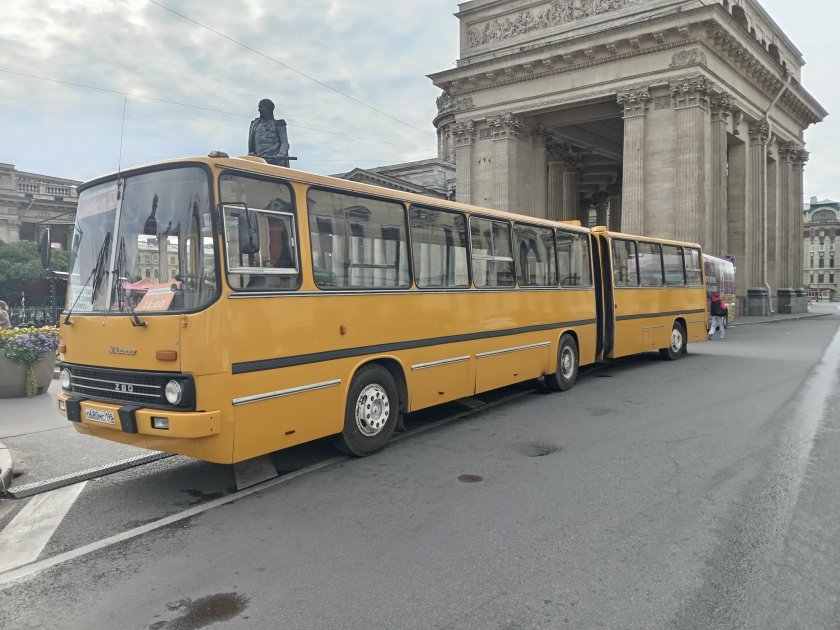 Икарус 280 желтый