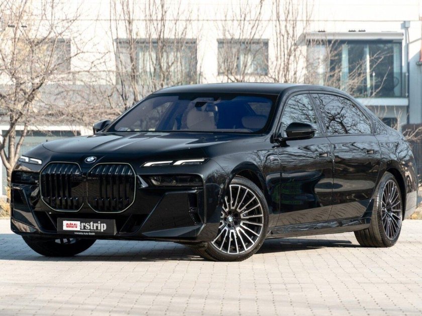 Бмв 7 серии 2025