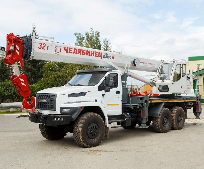 Урал кран 32 т. Челябинец