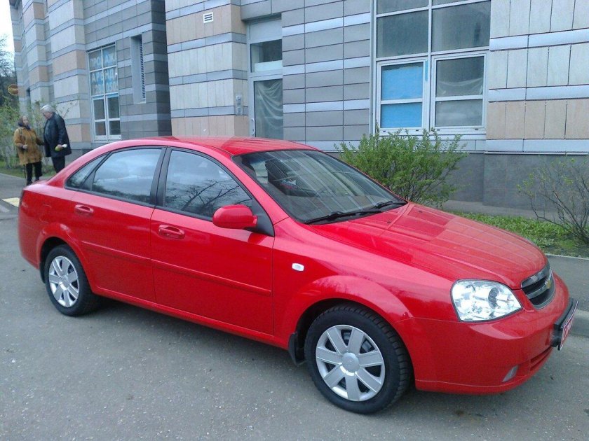 Chevrolet Lacetti красный