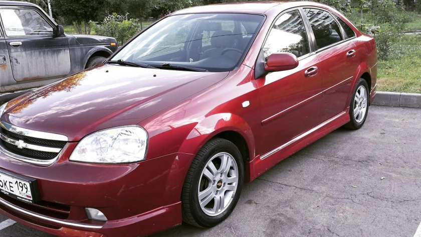 Шевроле Лачетти седан бордовый