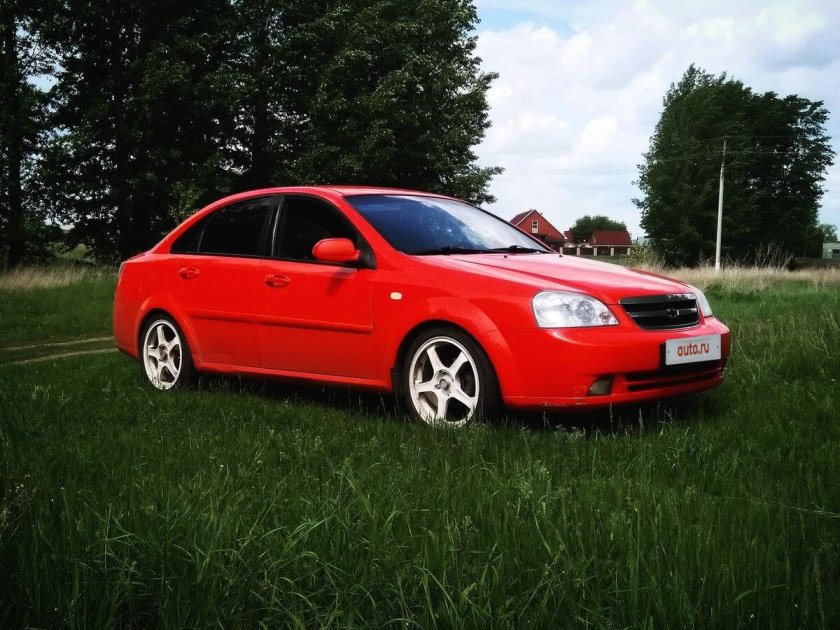 Chevrolet Lacetti Red