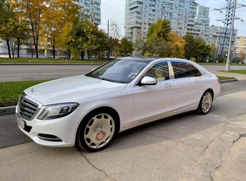 Мерседес Майбах белый
