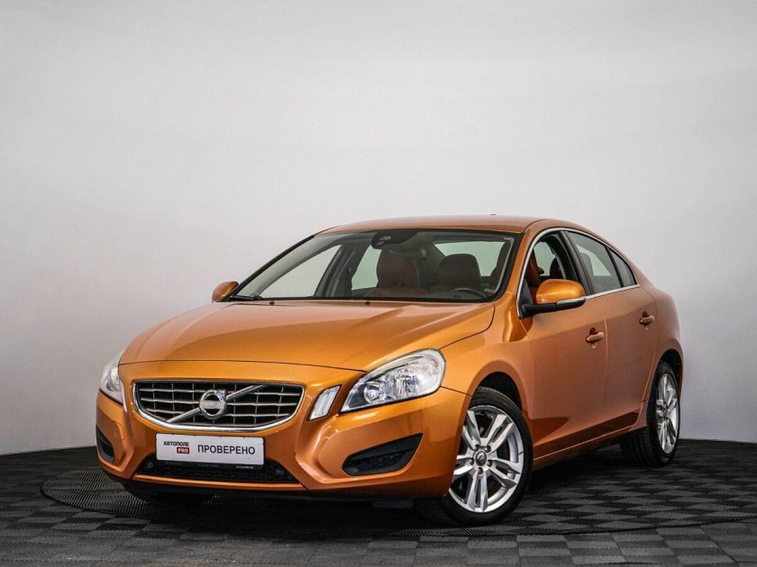 Вольво бежевая