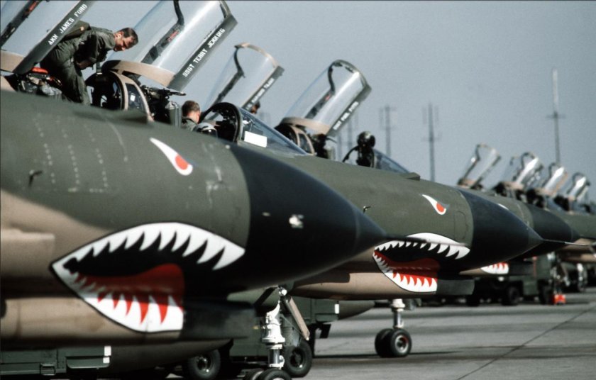 F4 Phantom nose Art