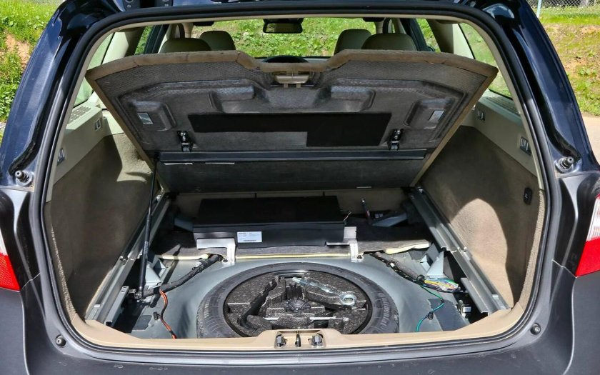 Багажник Вольво хс70