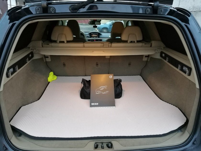 Багажник Вольво хс70