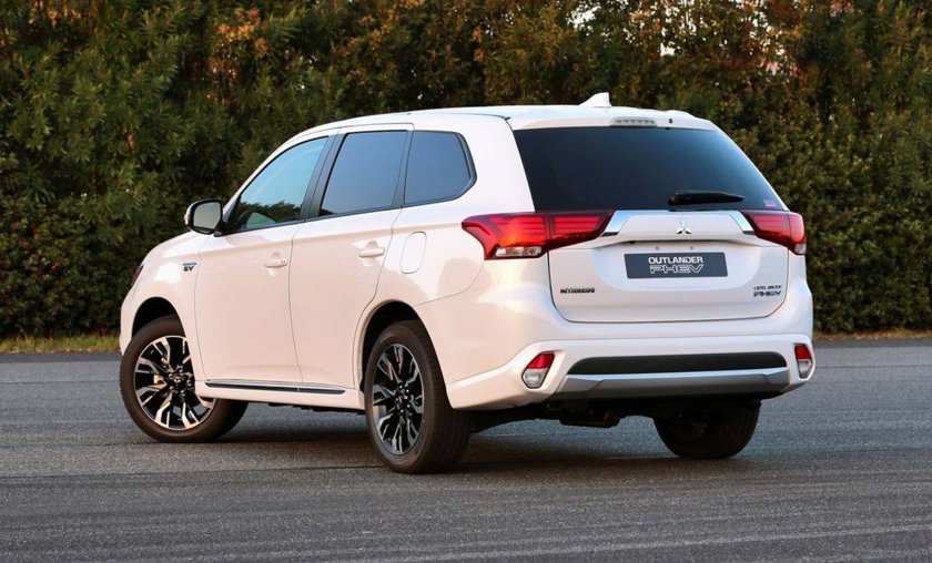 Митсубиси Аутлендер 2018