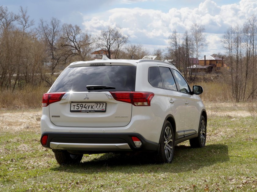 Mitsubishi Outlander 2021