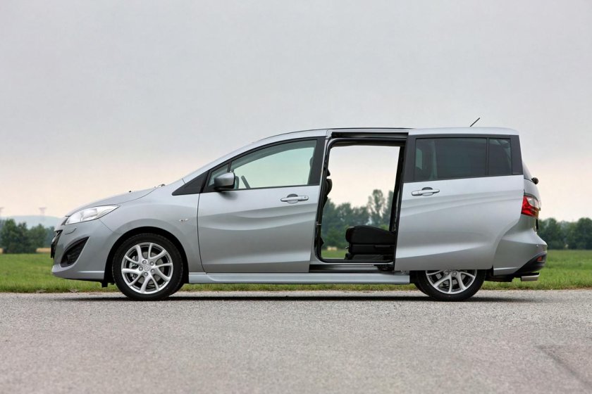 Mazda5 компактвэн