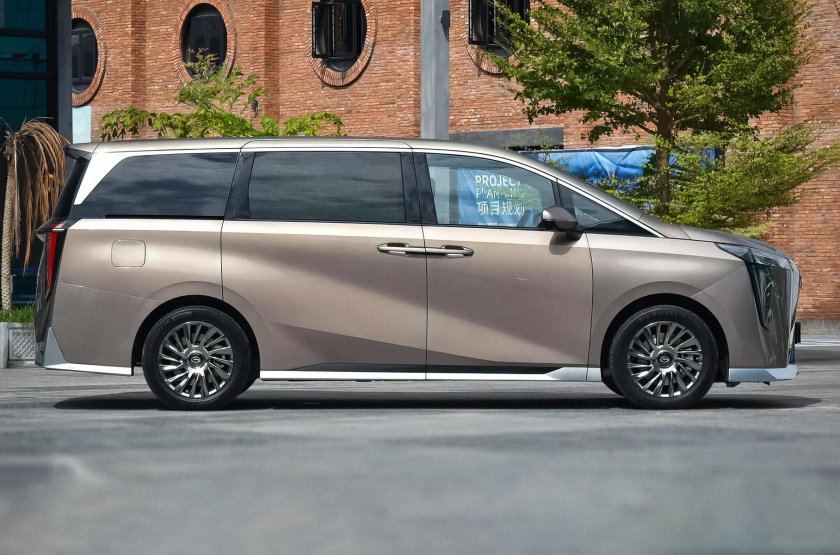 Минивэн GAC gm8