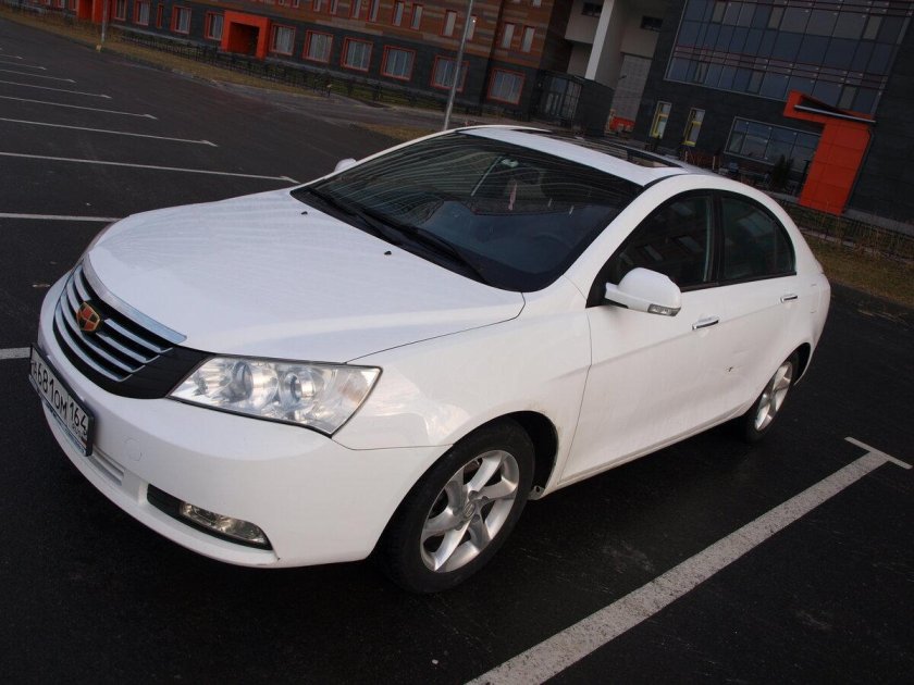 Geely Emgrand ec7 белый седан