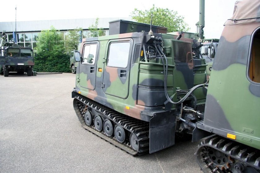 BV-206 гусеничный Транспортер вид сбоку