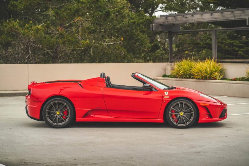 Феррари Скудерия Спайдер 16м