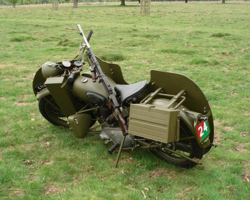 Военный Триумф мотоцикл