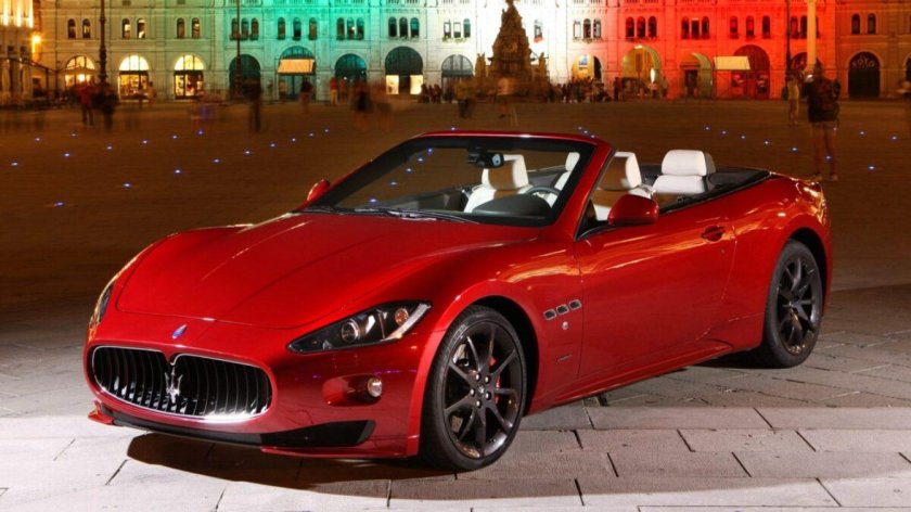 Maserati grancabrio красный