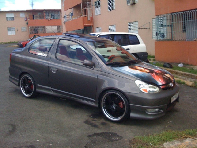 Toyota Platz 2001 Tuning