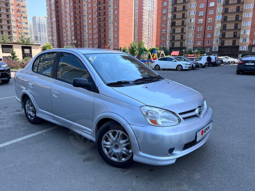 Тойота Эхо 2003