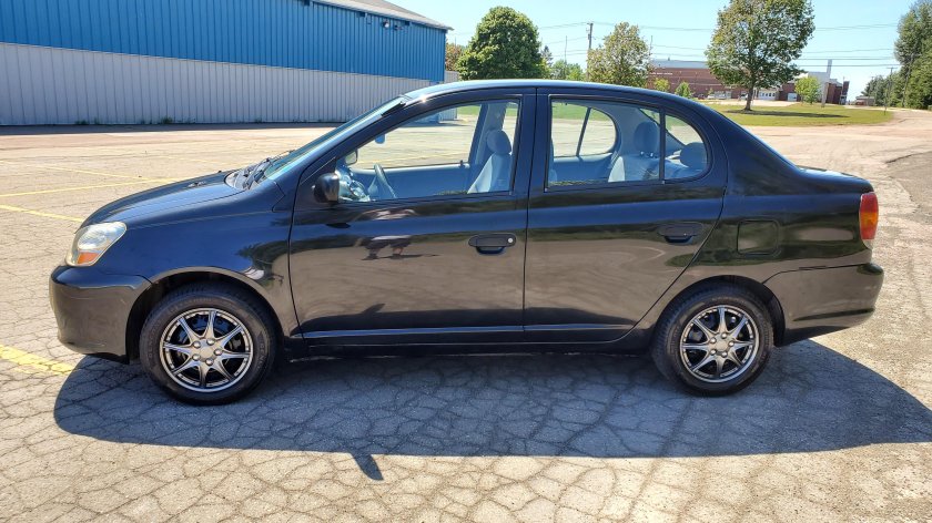 Toyota platz 1999 2005