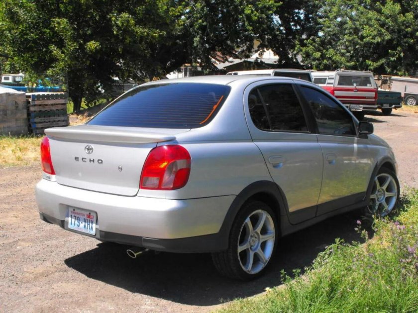 Toyota Echo 2001